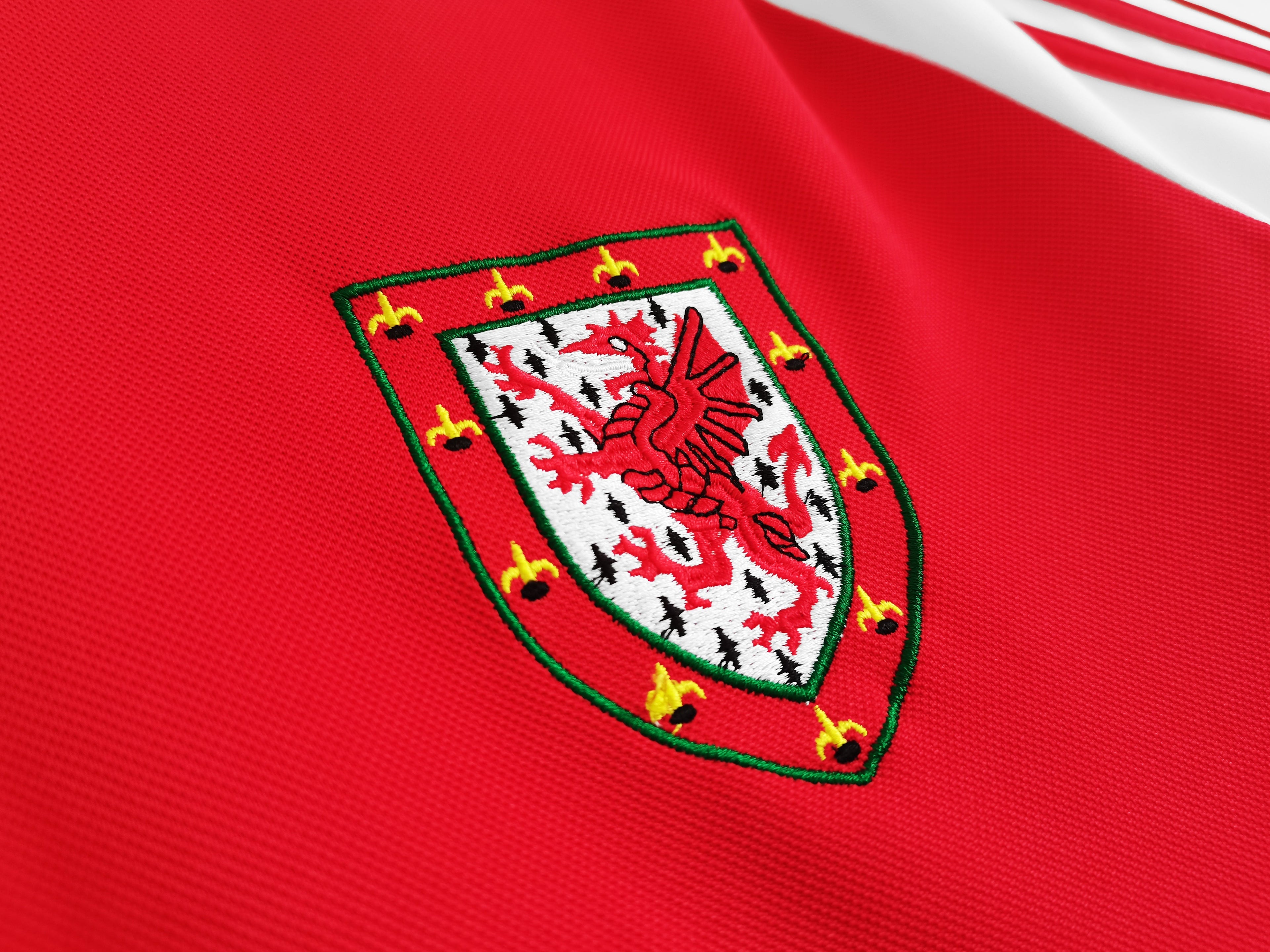 1982 Wales Home kit